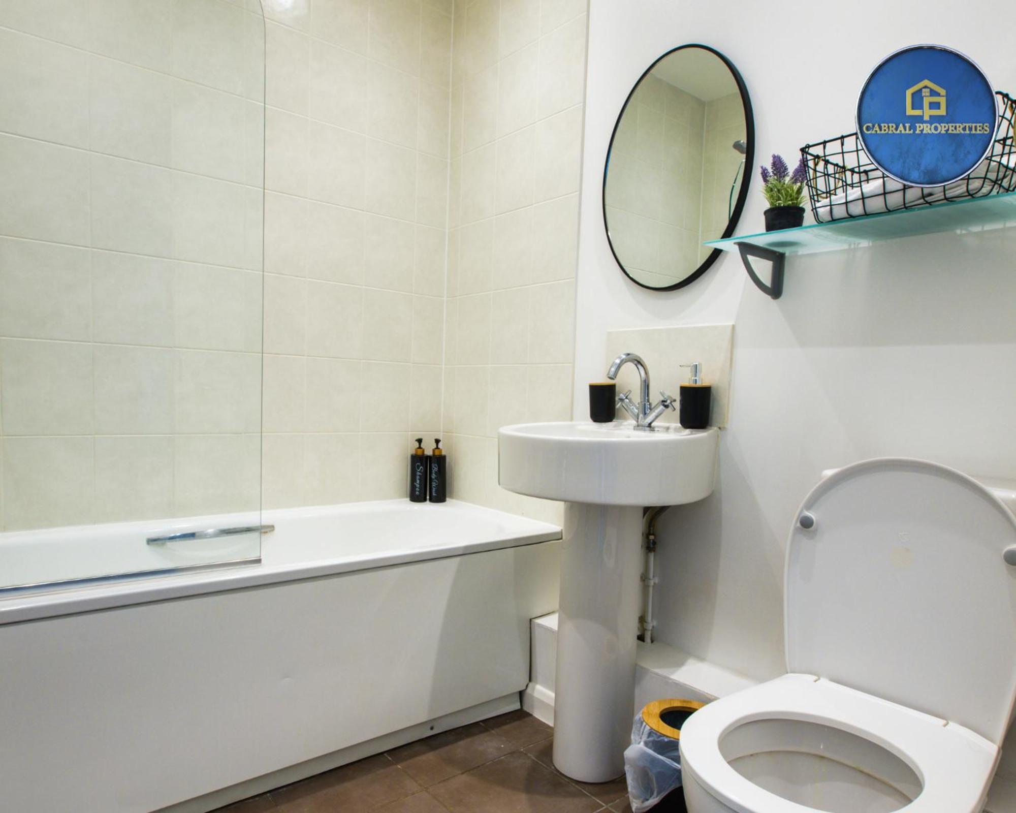 2 Bedroom House By Cabral Properties Monthly Special Price Редінг Екстер'єр фото